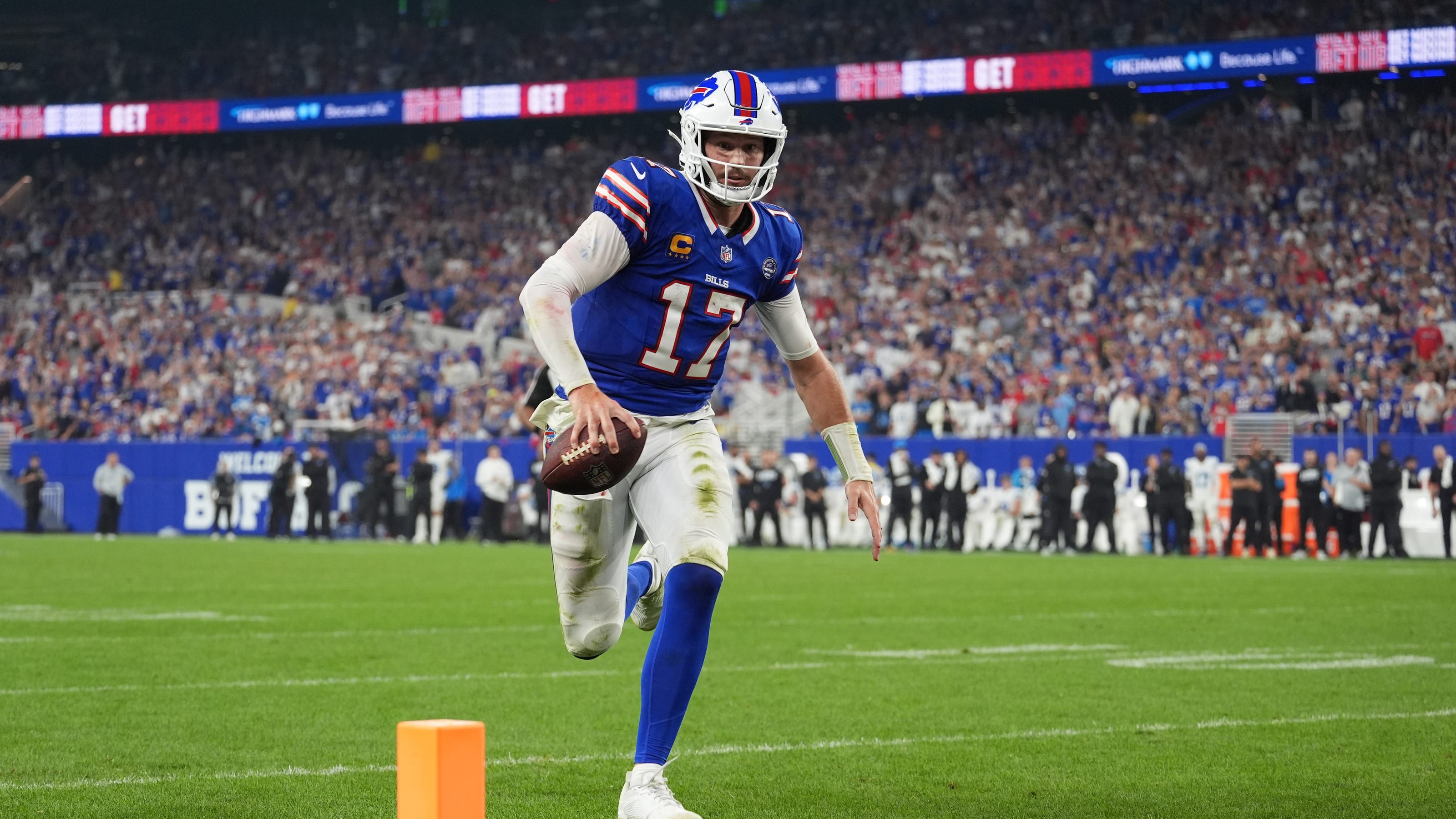 Joshua Palmer catches a late touchdown pass to lift the Buffalo Bills past Houston.