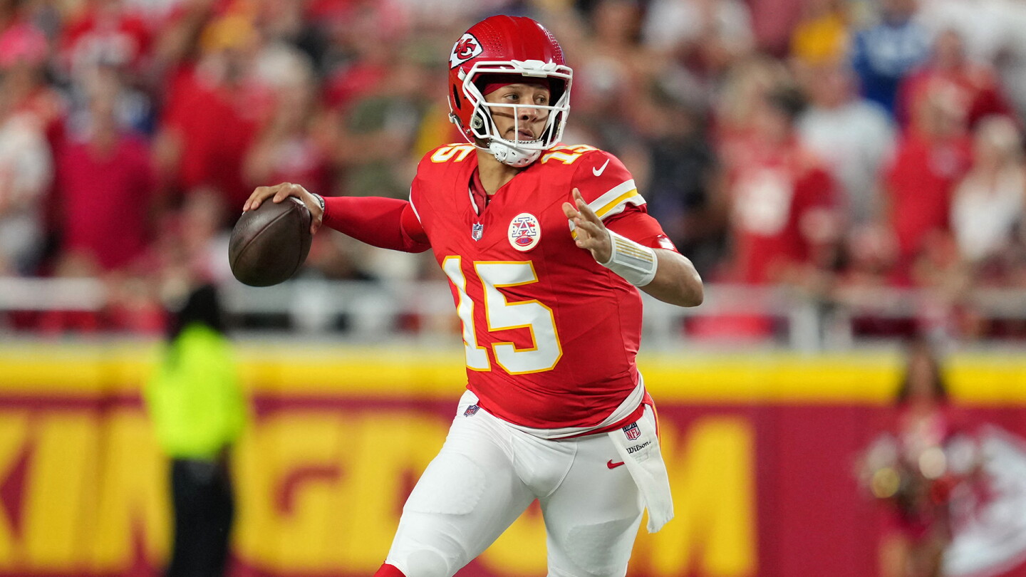 Chiefs Defeat Colts 33-30 in Overtime Thriller on Late Field Goal