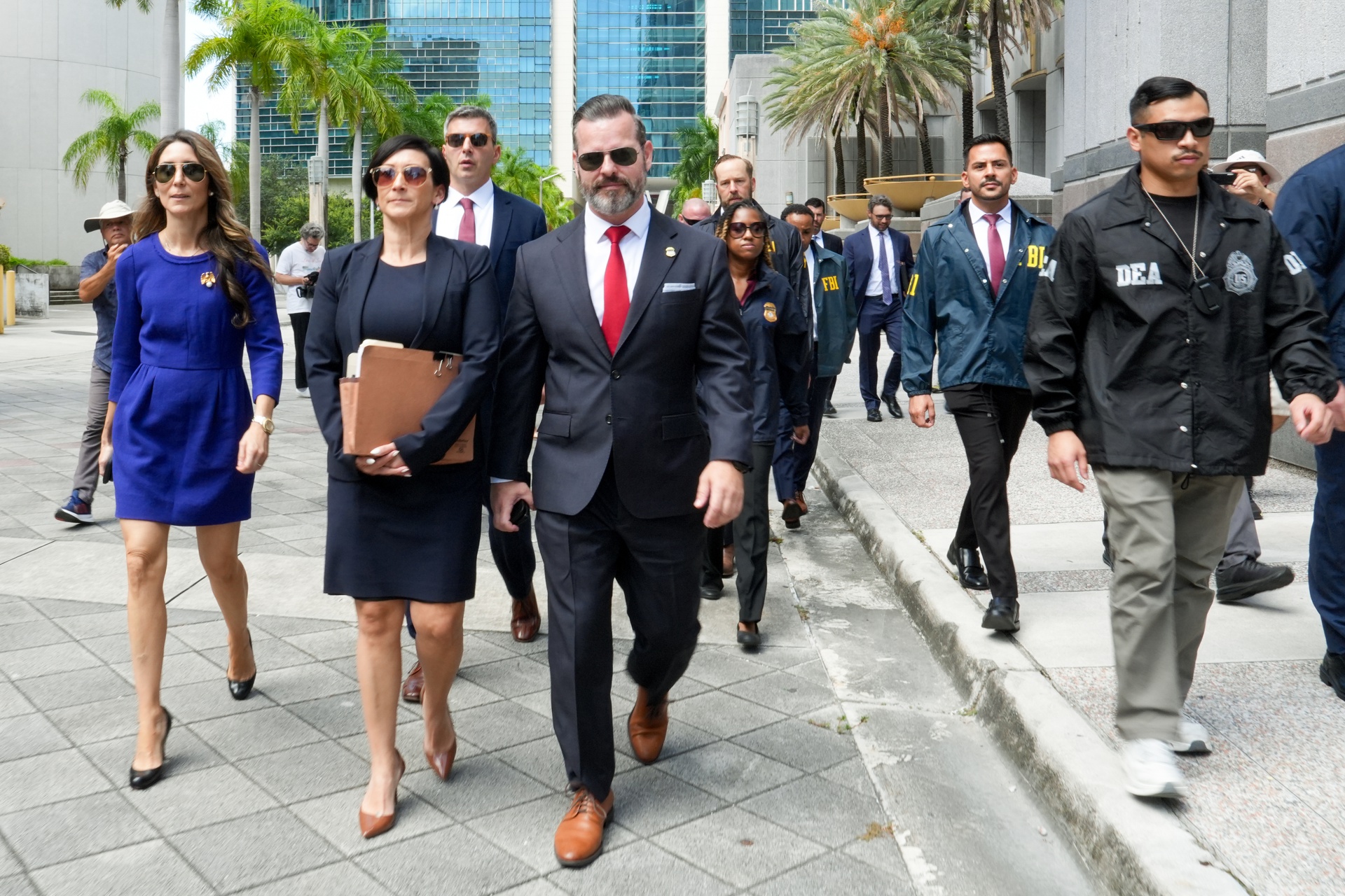 Autoridades federales acusan a una docena de personas por fraude de diez millones en guarderías