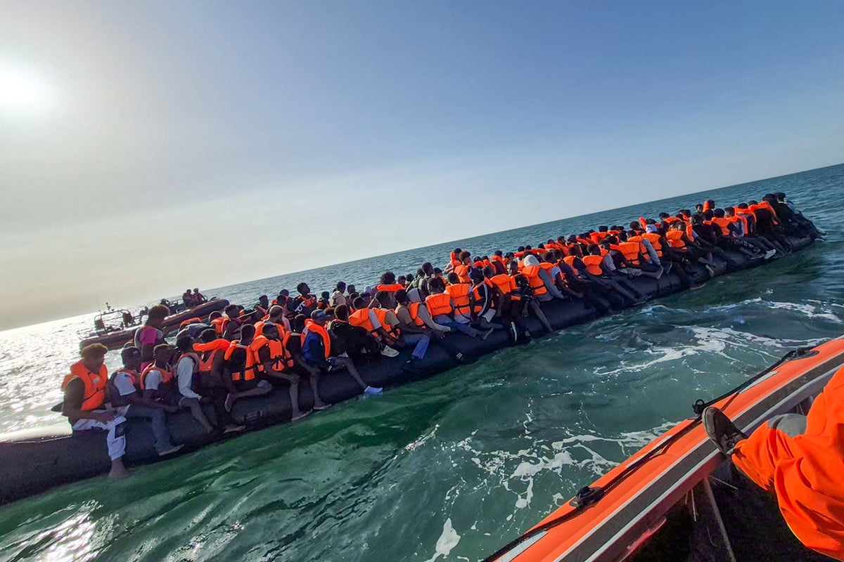 UK and France Deploy New Security Team to Stop Channel Mega Dinghies