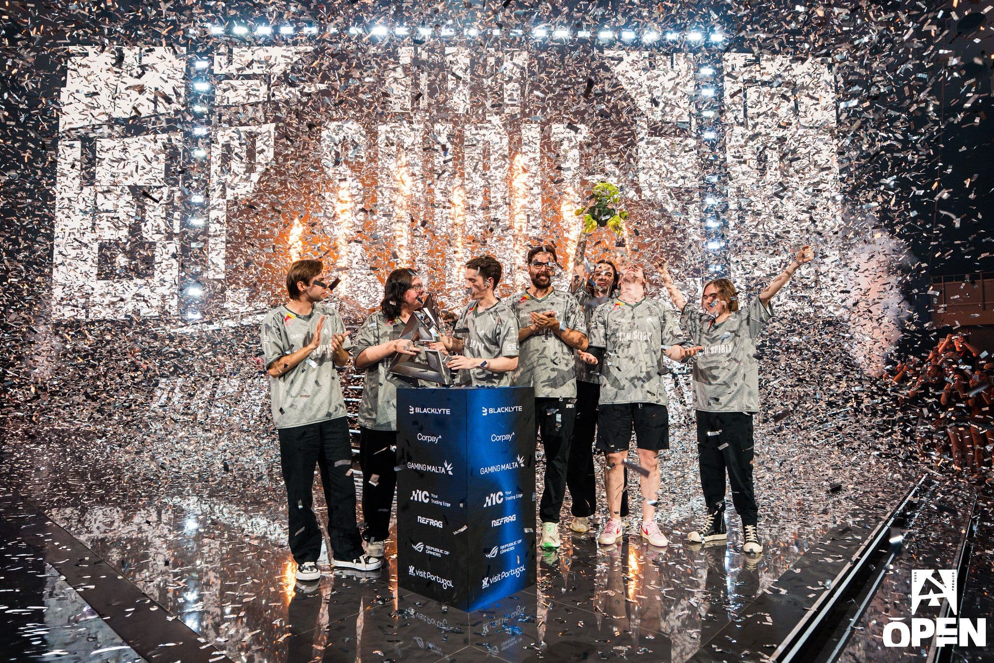 Team Spirit defeat MOUZ 3-1 to claim the BLAST Open Fall championship in Porto.