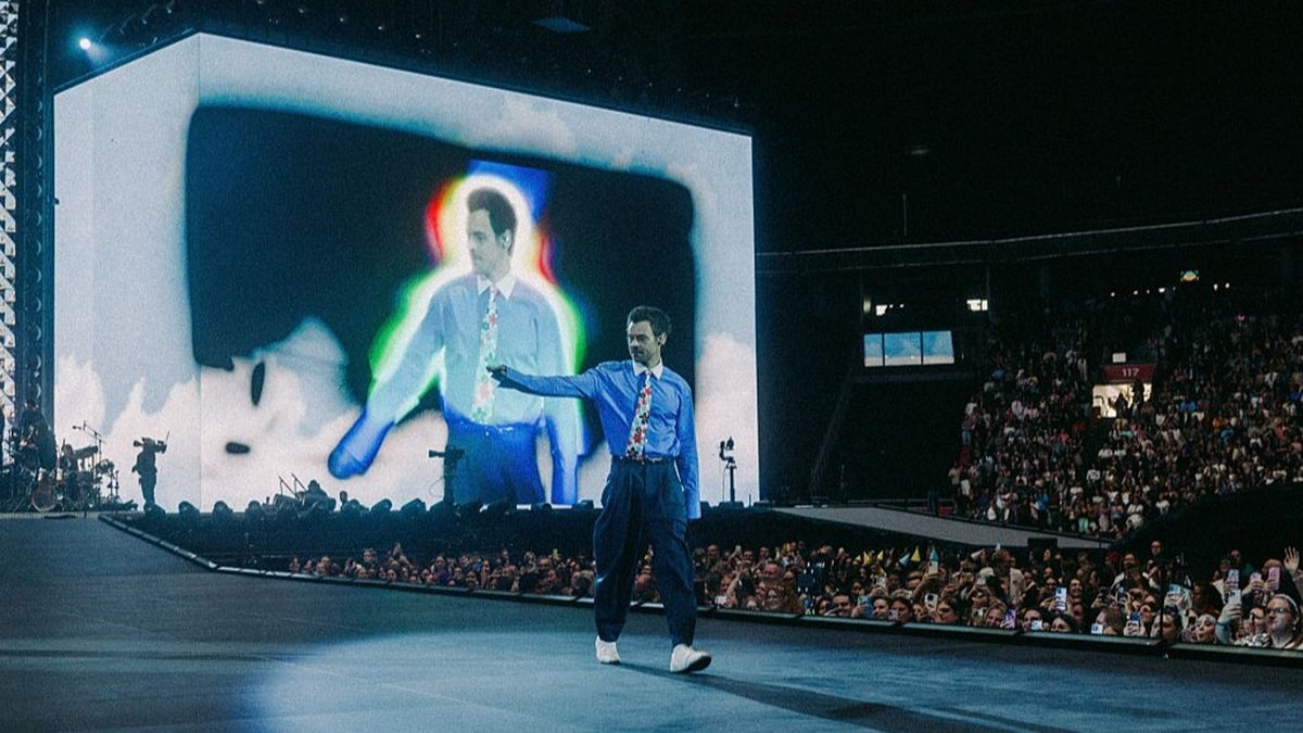 Harry Styles announces final 2027 dates for his massive Together, Together world tour.