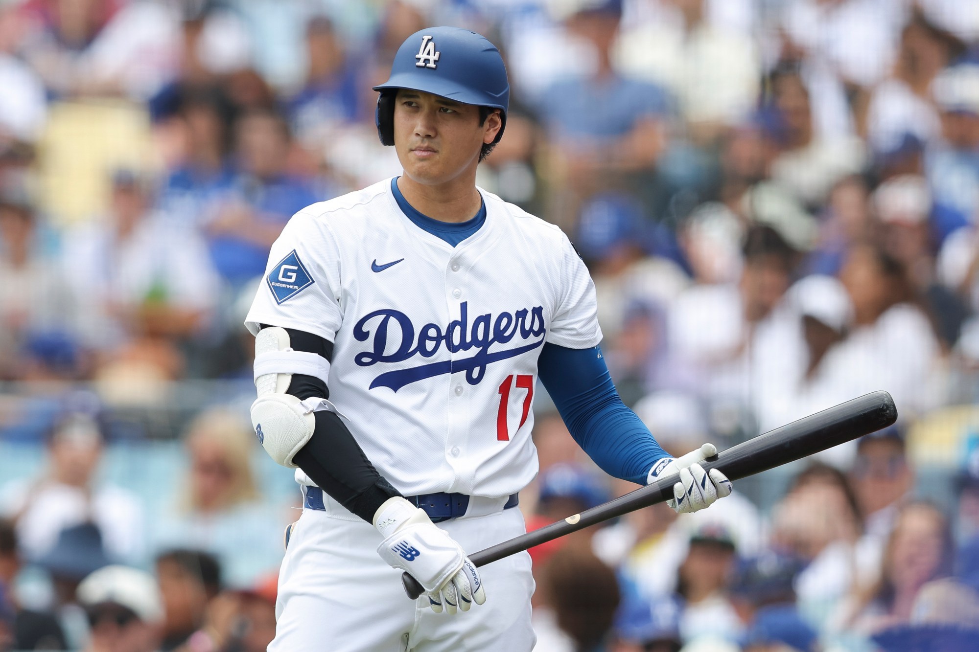 Shohei Ohtani returns to the Dodgers lineup as the regular season concludes.
