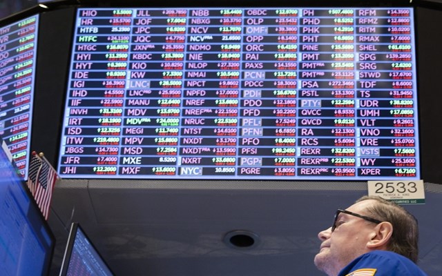 Nasdaq Hits Record High as AI Shares Surge While Broader Markets Finish Mixed