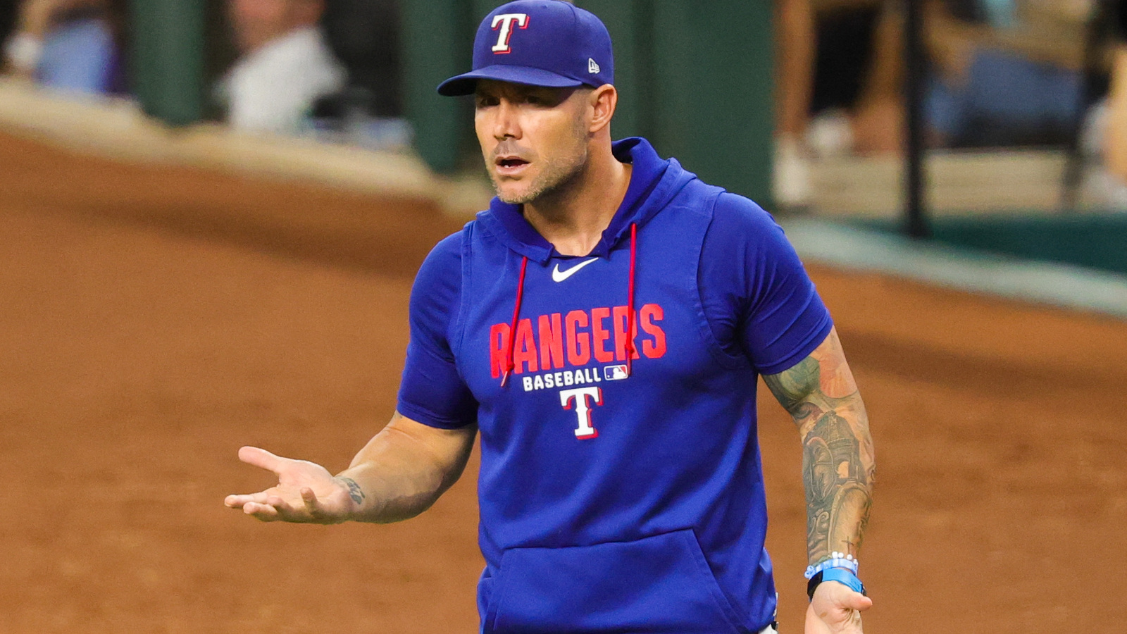Rangers, White Sox Make AL Playoff Push