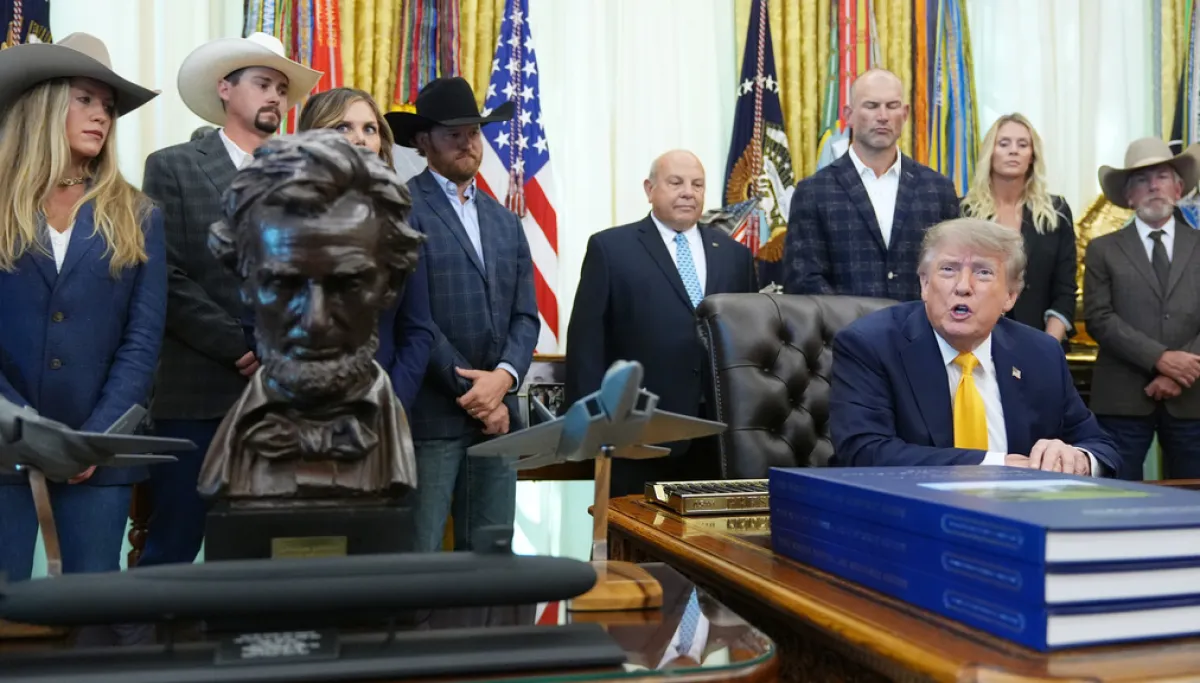 Trump Downplays U.S.-Iran Conflict as Small Potatoes Despite Troop Casualties