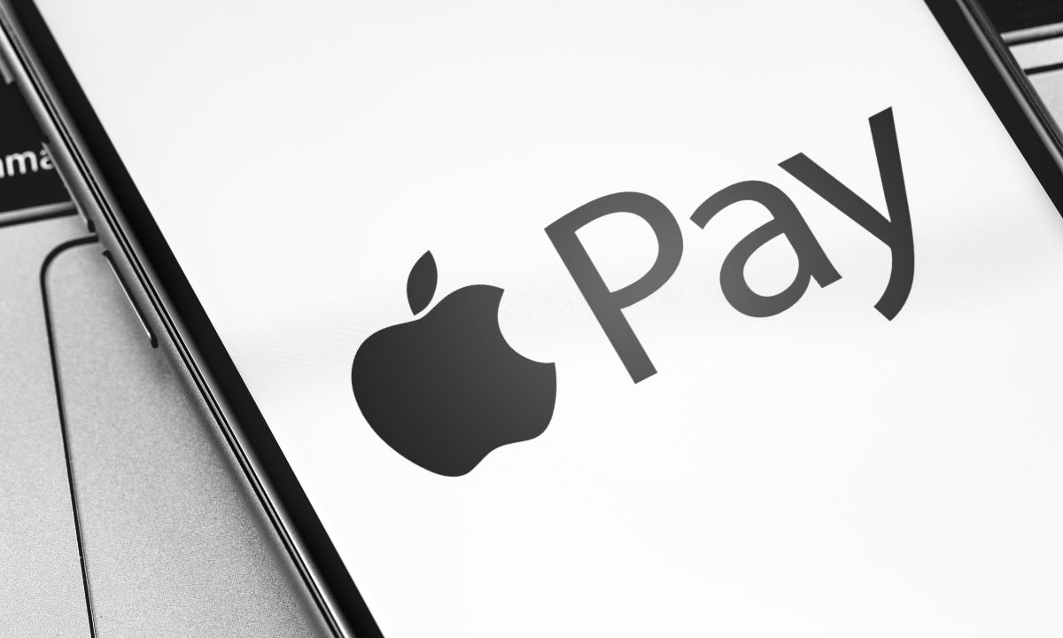 Apple Pay prepares for India launch next month through an initial partnership with Axis Bank.