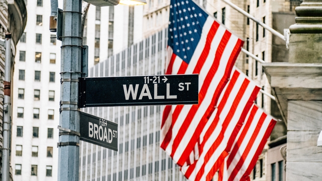 Analysts Highlight Diverging Stock Prospects Across Major Sectors and Industries