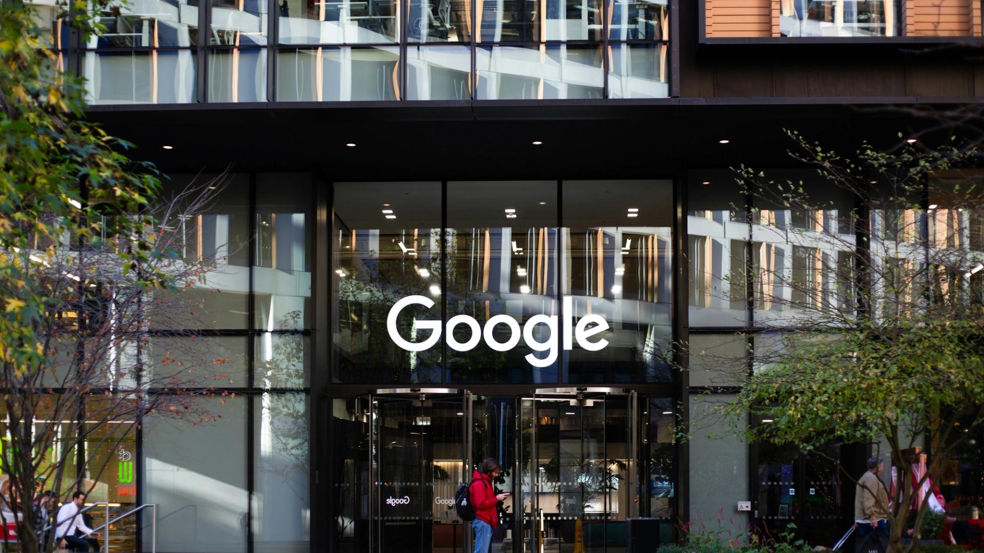 Apple, Google Hire for Stablecoin Expertise