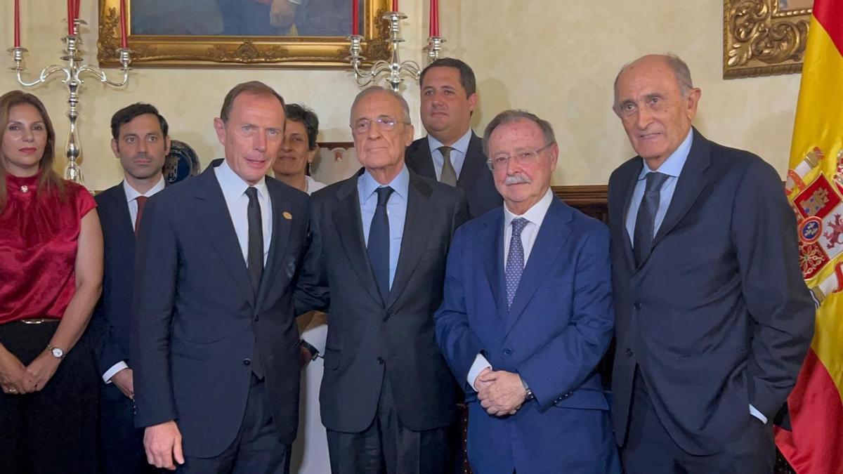 Florentino Pérez se desmarca en Ceuta del lío generado por las camisetas