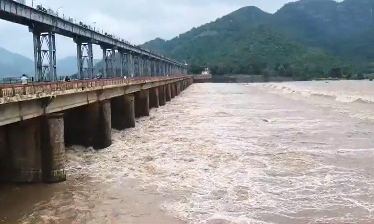 Andhra Pradesh Issues Flood Alerts and Prepares Reservoirs for Rising Rivers