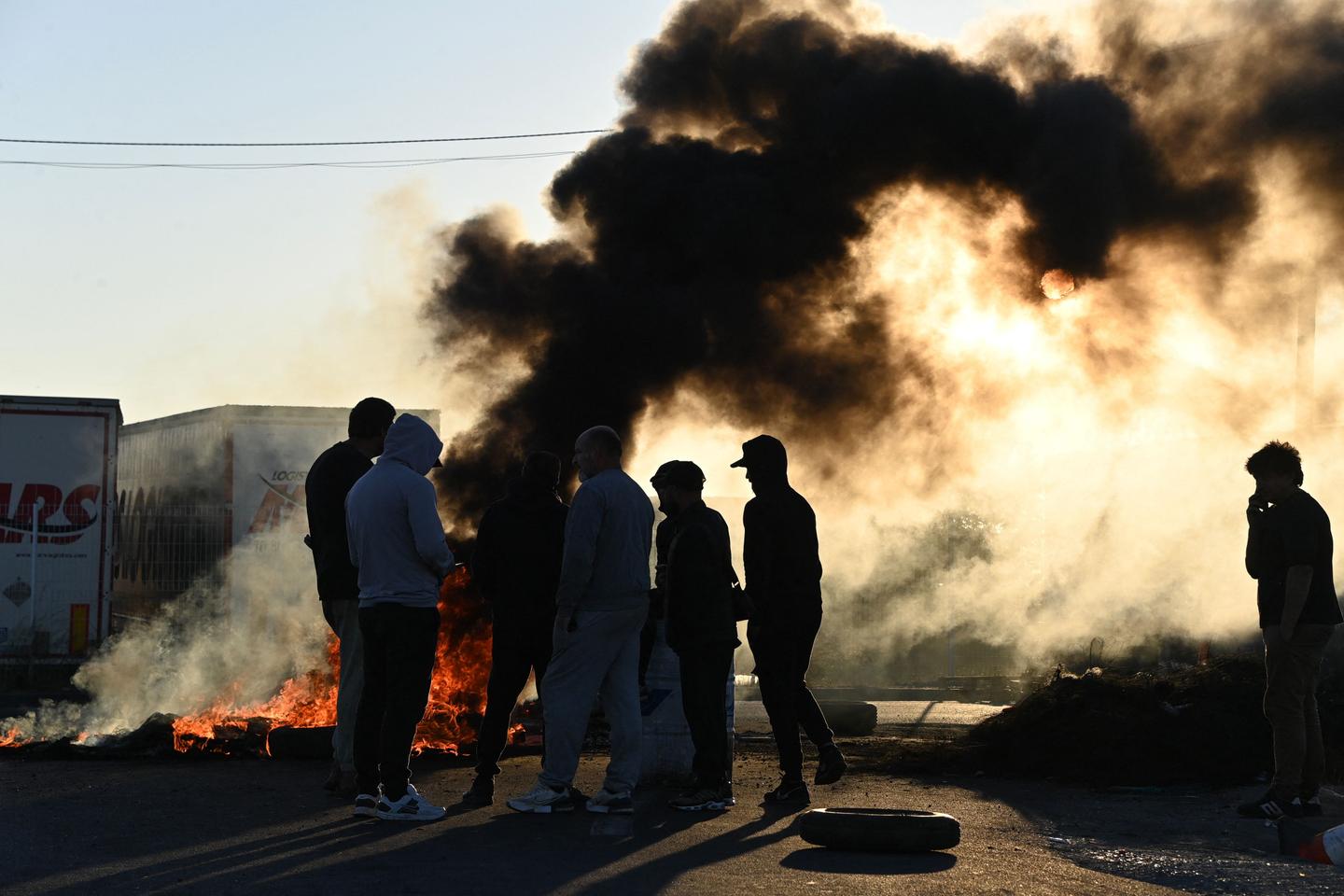 French Fishers Blockade Southern Ports Over Fuel Costs