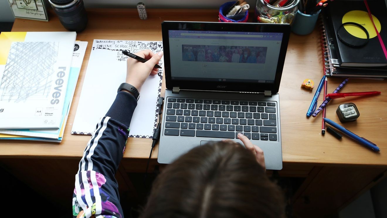 Global student reading scores decline amid growing concerns over AI learning shortcuts.