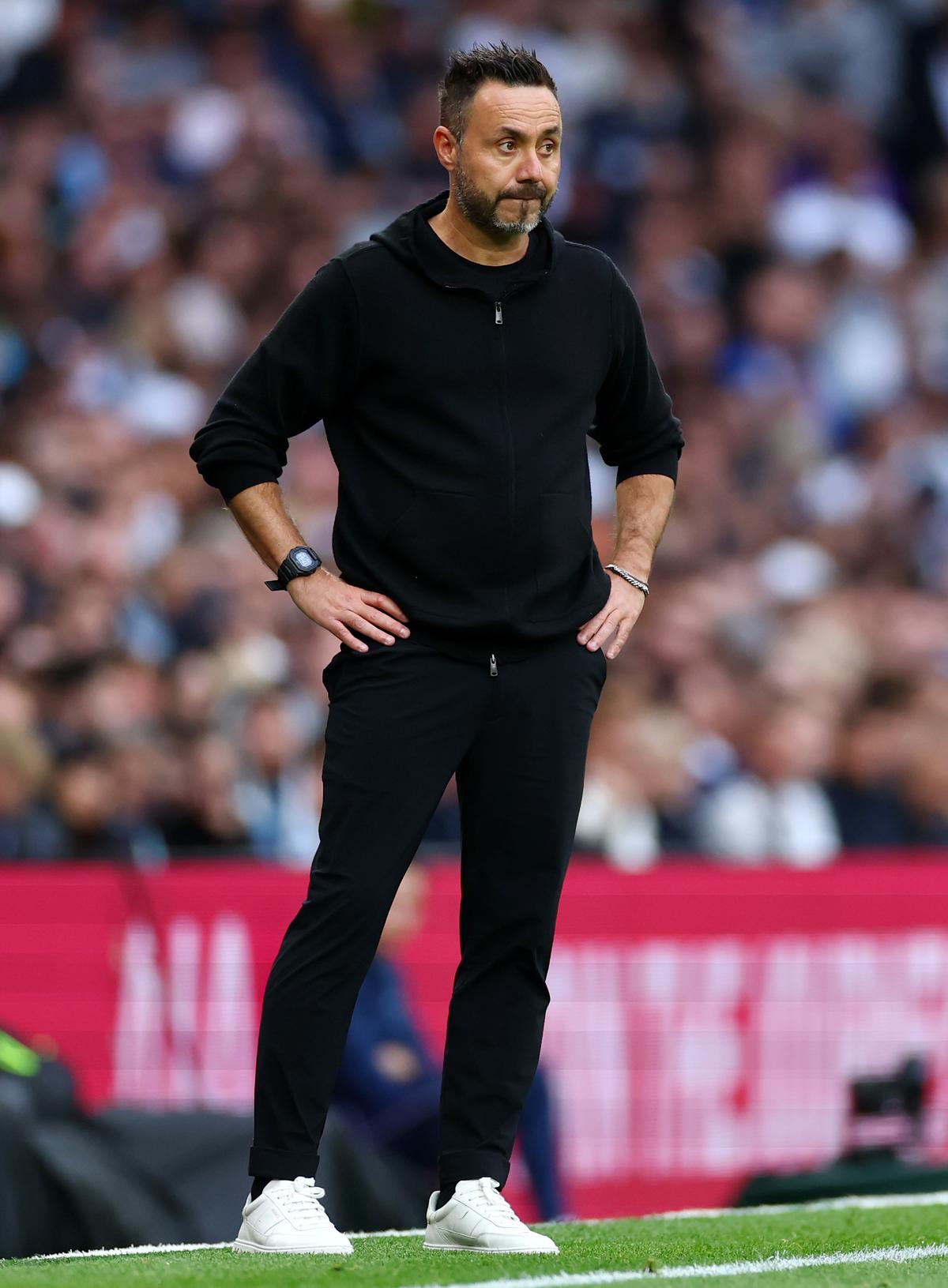 Struggling Spurs Face Nottingham Forest Seeking First Premier League Points