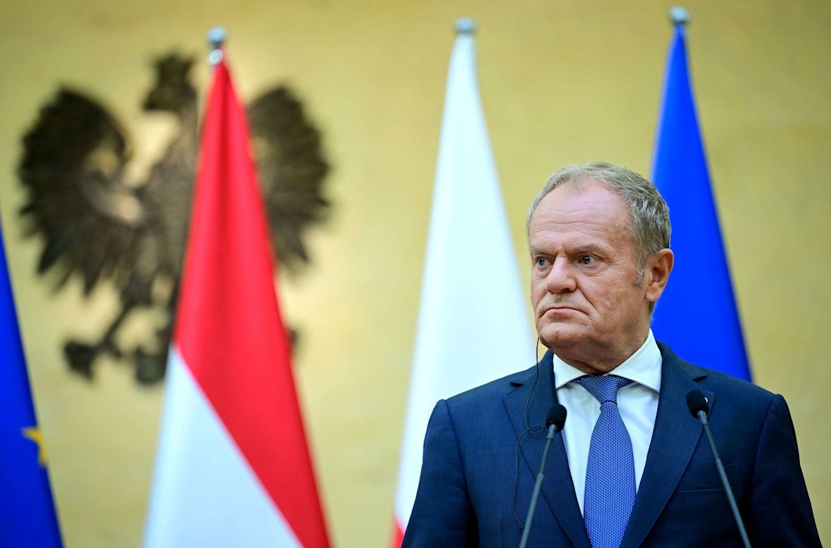 Tusk Plans Ukraine Visit, Fico Sanctions Talks
