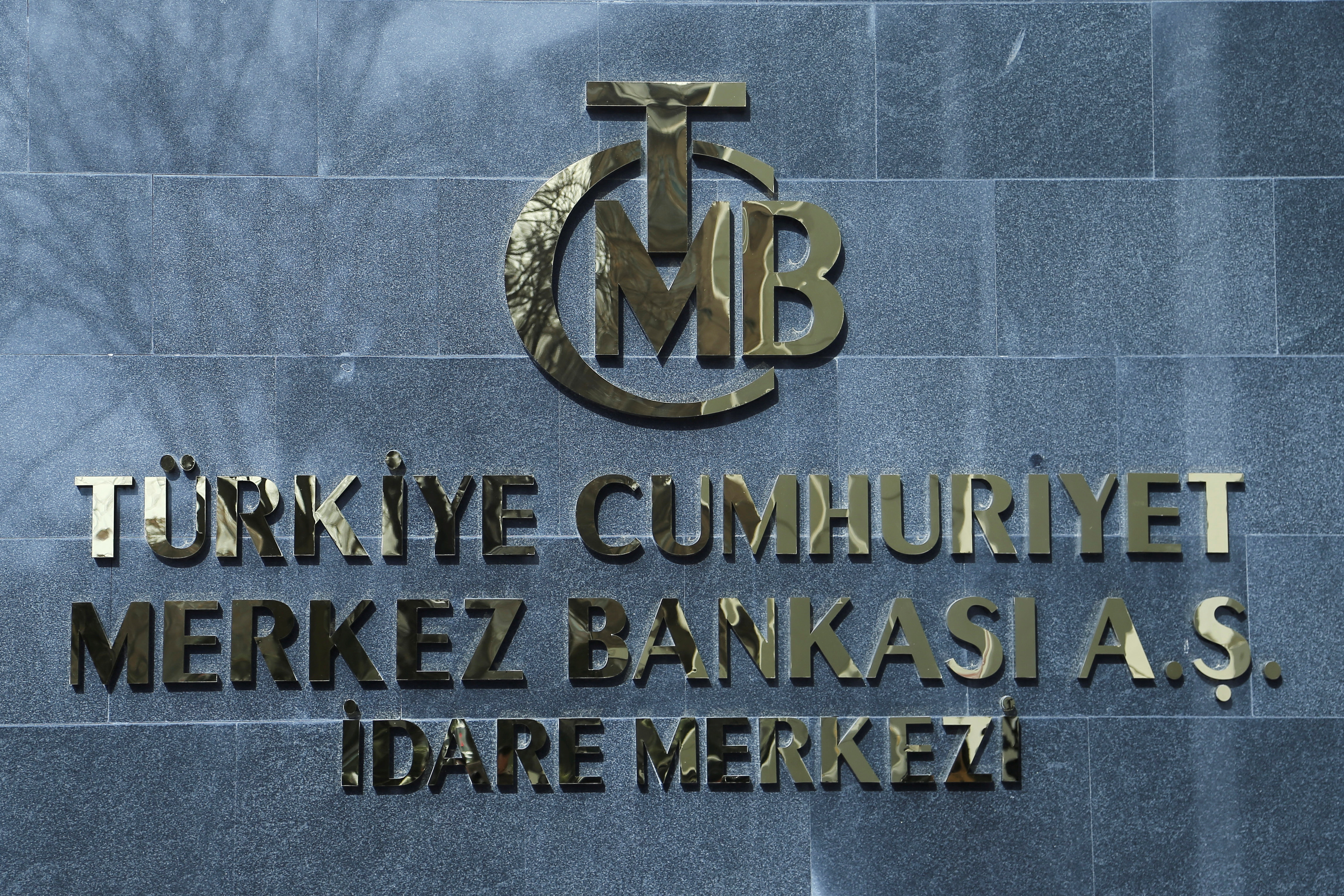 Türkiye Central Bank Holds Benchmark Interest Rate Steady at 37 Percent Amid Rising Energy Prices