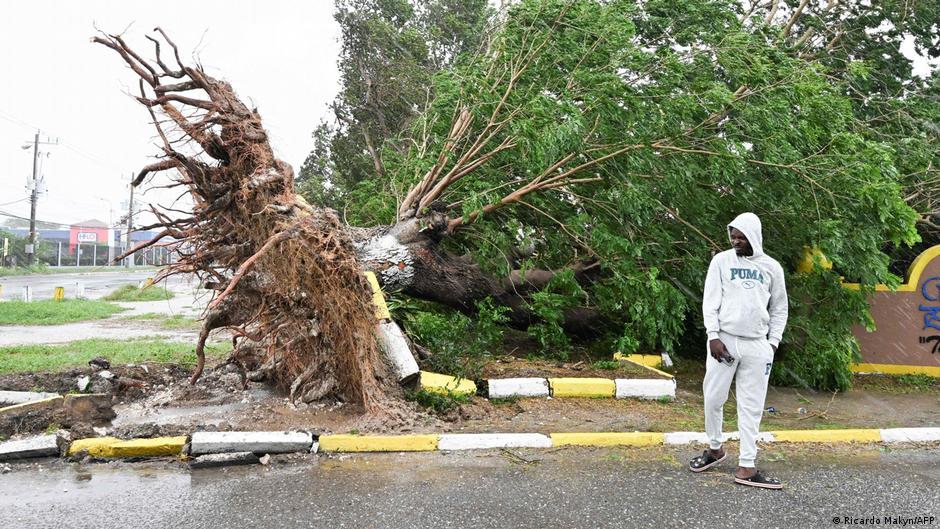 Strong El Niño Raises Global Weather, Health Risks