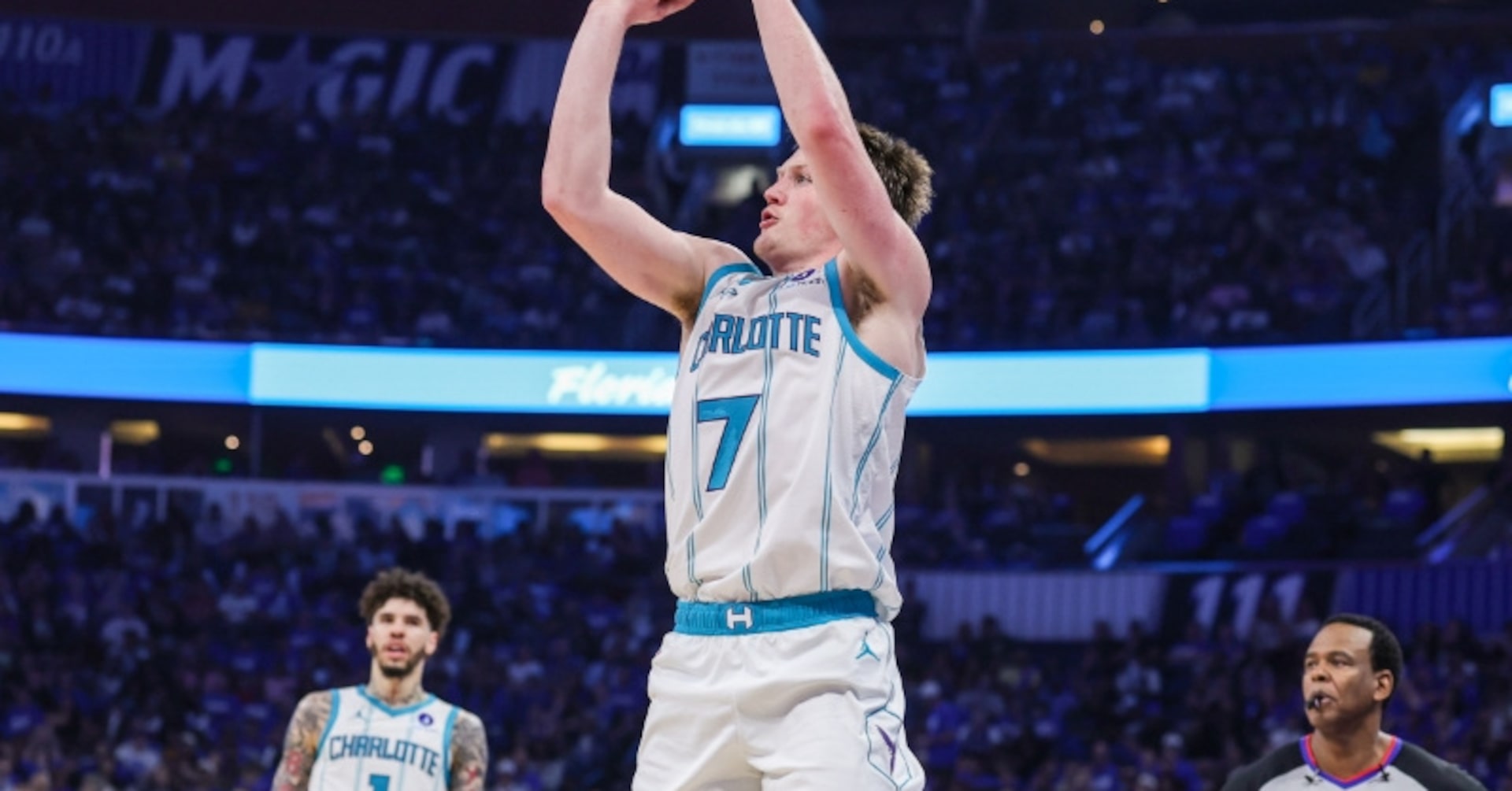 Hornets' Kon Knueppel and Grant Williams to Miss Preseason Due to Hamstring Injuries