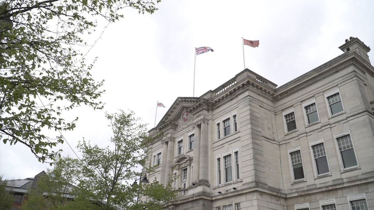 Government halts major council reorganization plans across England pending new legal review