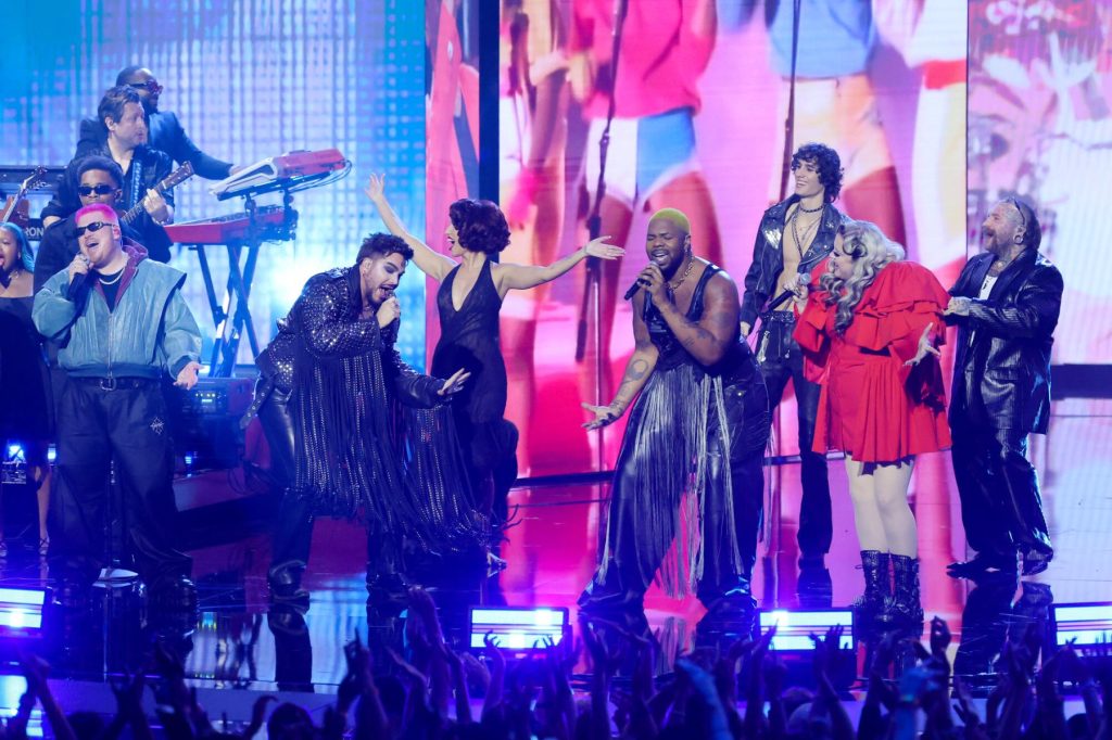 VMAs Honor George Michael With Star-Studded Tribute Featuring Adam Lambert and RAYE