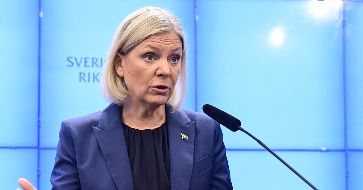 Swedish center-left leader Magdalena Andersson abandons attempt to form new government.