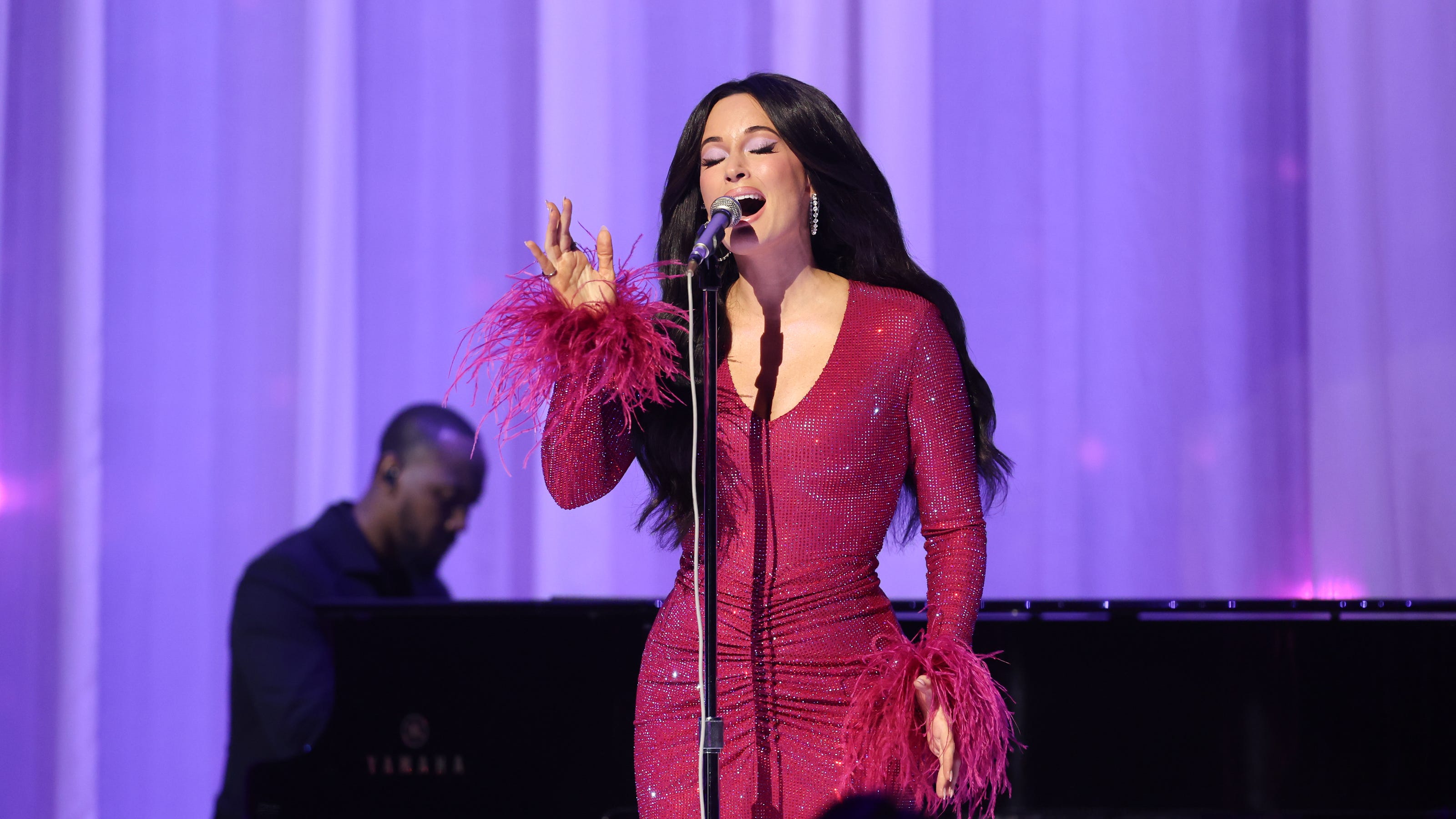 Kacey Musgraves honors late music icon Dolly Parton with emotional VMAs tribute.