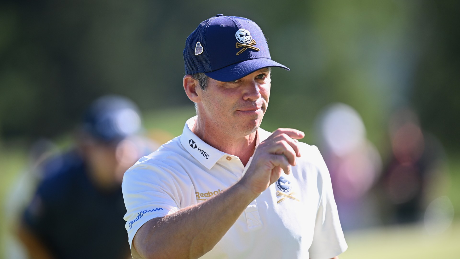 Paul Casey takes European Masters lead and pledges prize money to fire relief.