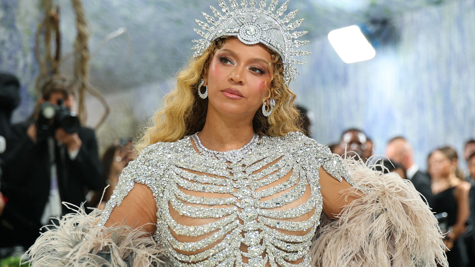 Beyoncé Fans React to $948 Empty Collector Box