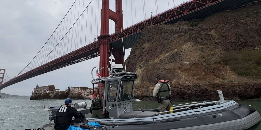One dead and two injured after fishing boat strikes rocks near Golden Gate Bridge
