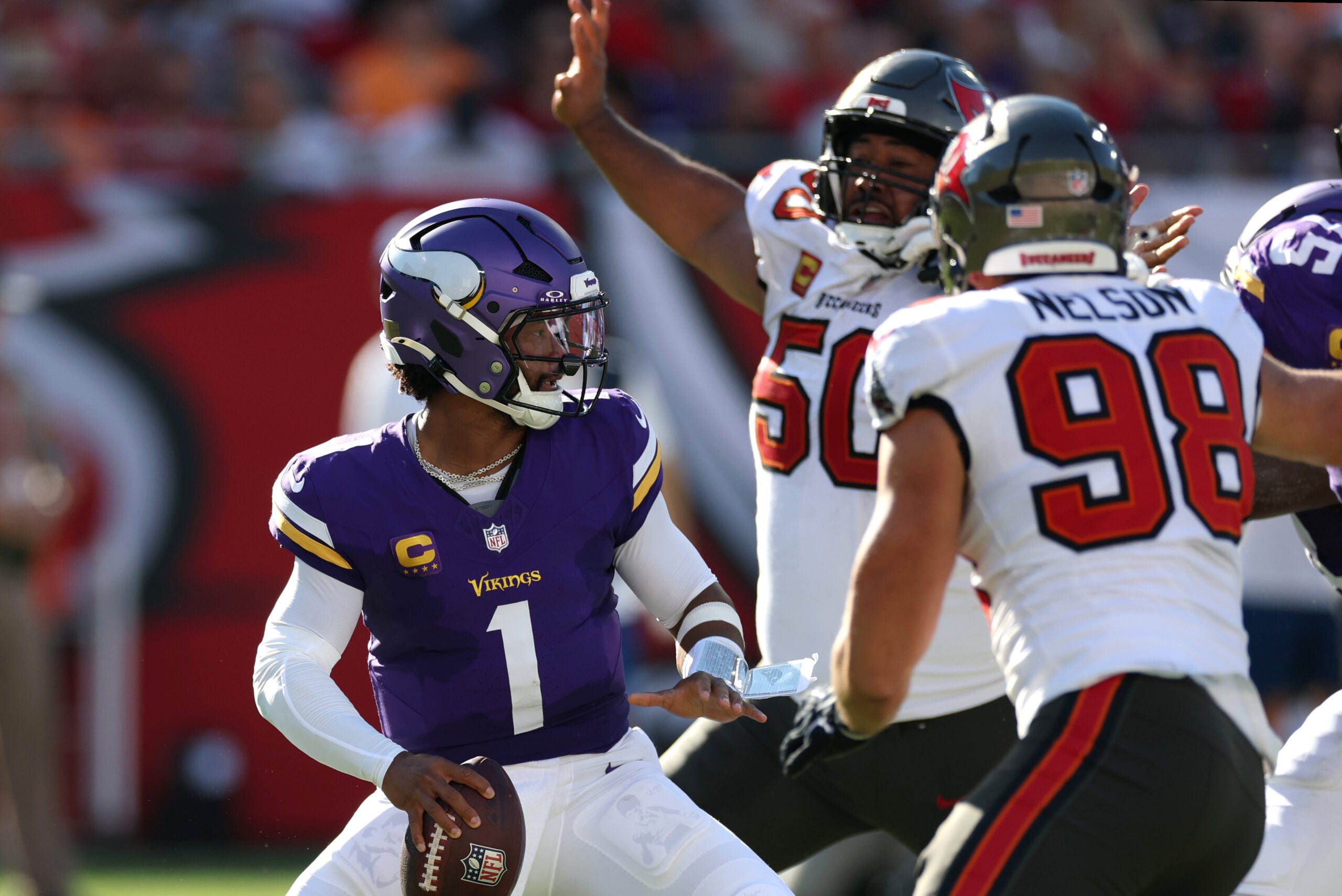 Vikings Improve to 3-0 by Defeating Buccaneers as Baker Mayfield Dislocates Thumb