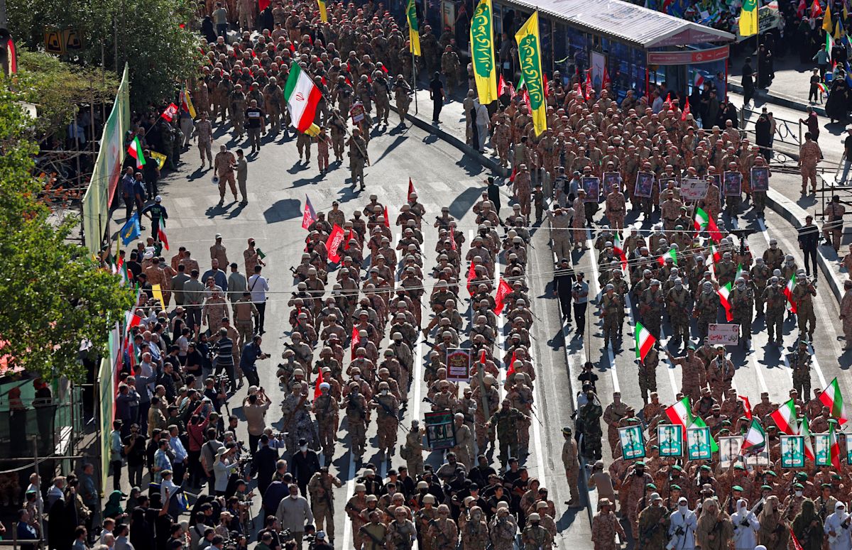 Iranian President Masoud Pezeshkian Calls for National Unity at Mass Tehran Parade