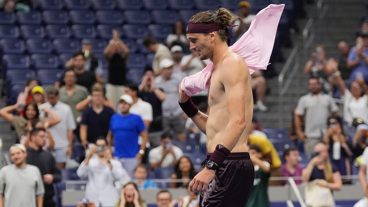 US Open late-night finishes spark player criticism over exhaustion and scheduling.