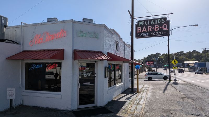 New Food Guides Spotlight Cultural Restaurants and Culinary Tours Across US Cities