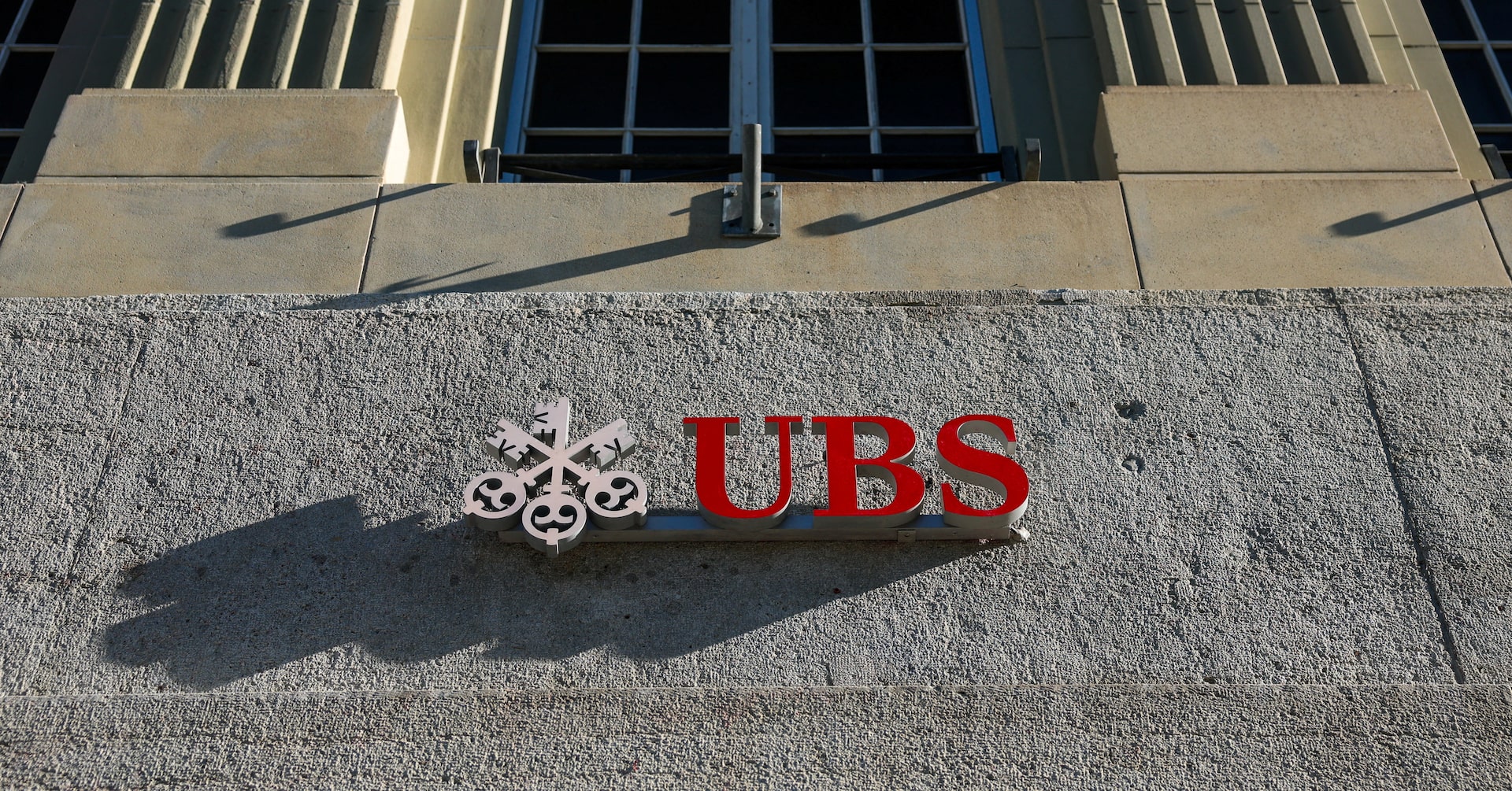 UBS Weighs Moving Operations From Switzerland Amid Tougher Proposed Capital Requirements
