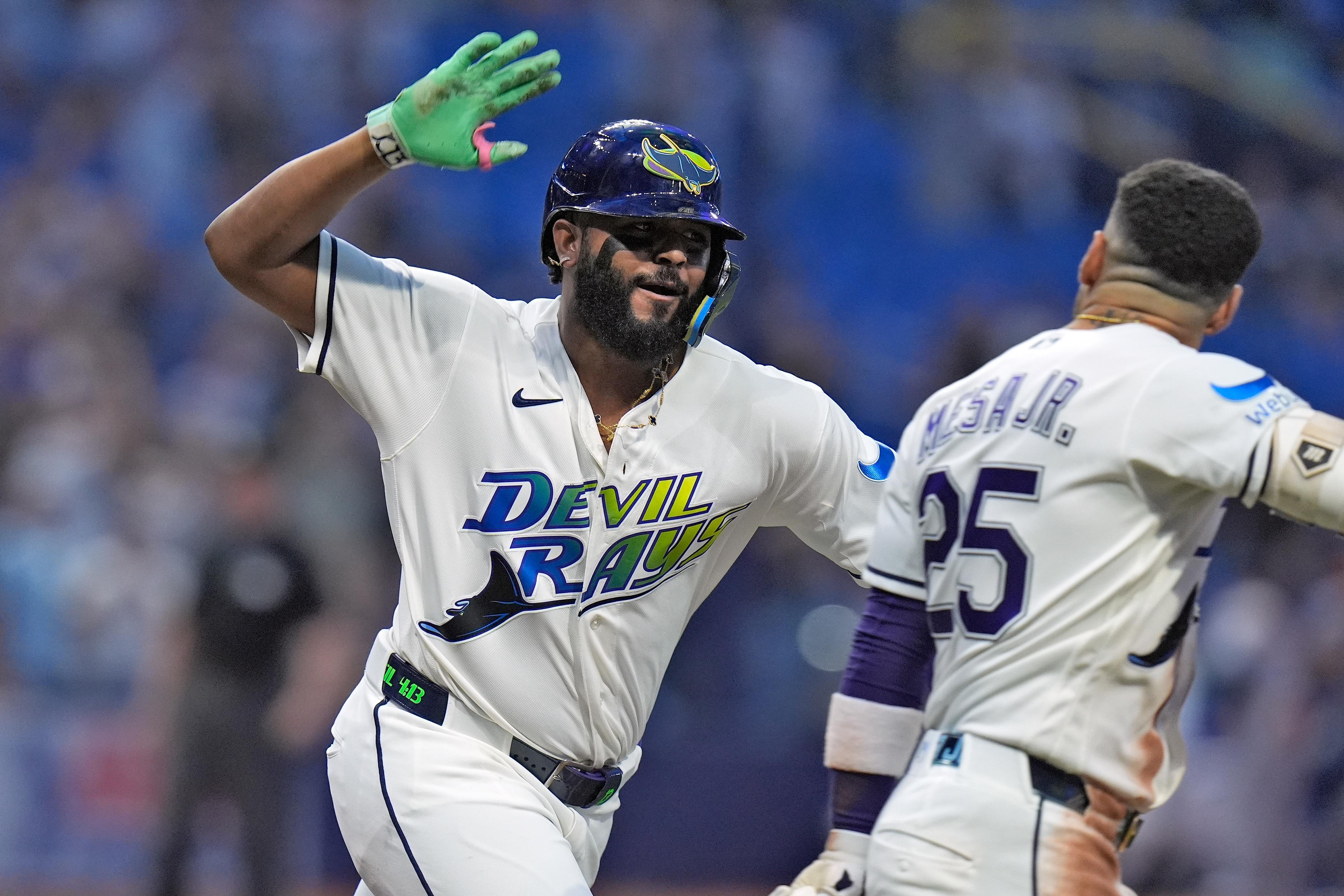 Junior Caminero conecta jonrón en la novena entrada para dar el triunfo a los Rays