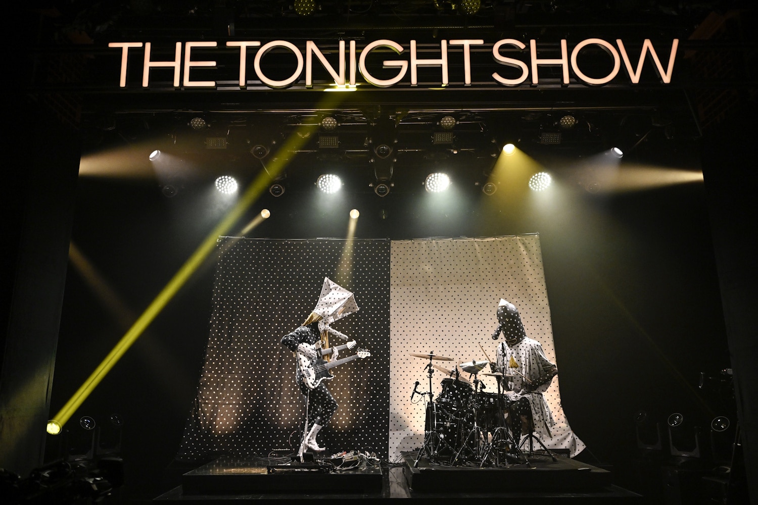 Québécois duo Angine de Poitrine makes explosive U.S. television debut on Jimmy Fallon.