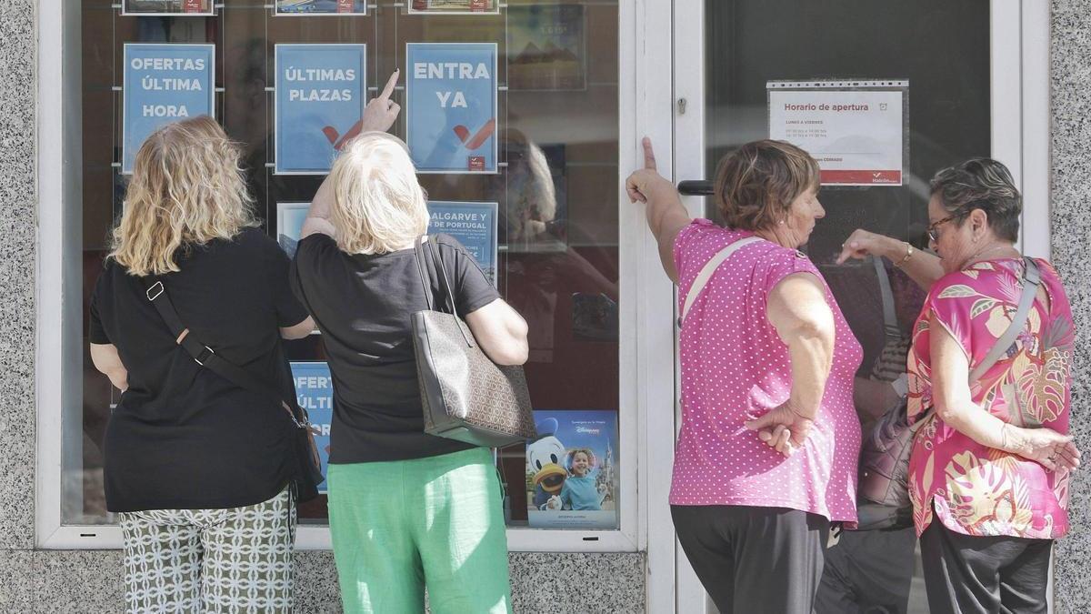 El Gobierno presenta la nueva temporada de viajes del Imserso con casi 880.000 plazas