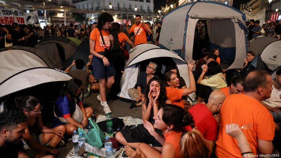 Eviction of an 87-year-old woman sparks massive housing protests across 40 Spanish cities