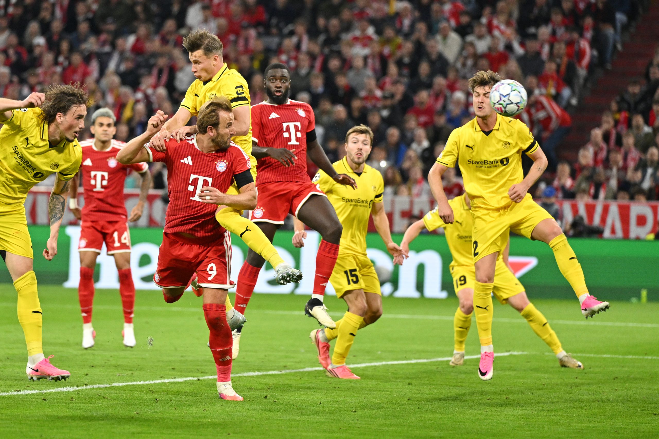 Bayern Munich, Manchester United, and Como Secure Impressive Champions League Opening Victories
