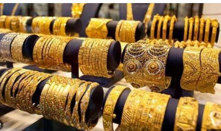 Gold prices fall sharply in Pakistan following stronger-than-expected U.S. inflation data.