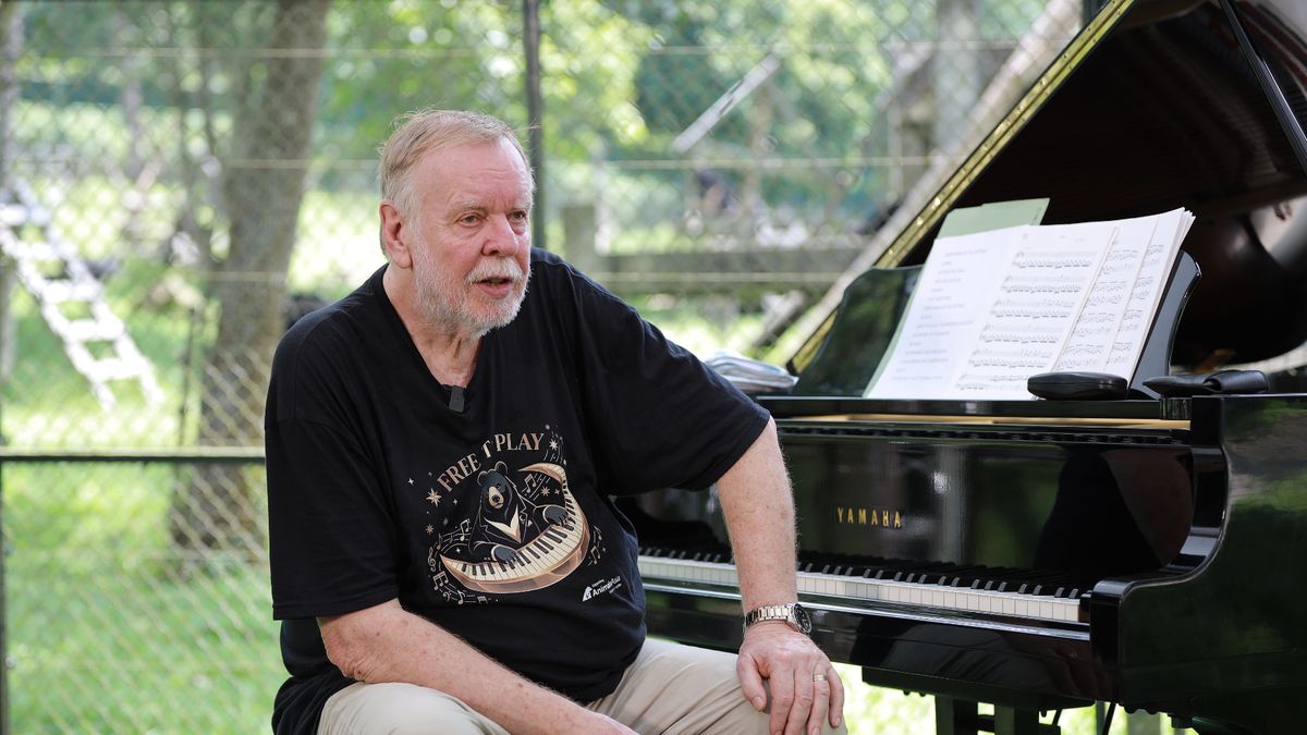 Former Yes Keyboardist Rick Wakeman Performs Piano Concert for Rescued Bears in Vietnam