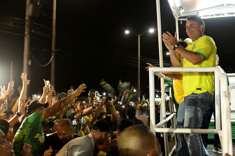 Lula and Flávio Bolsonaro Deadlocked Ahead of Brazil Presidential Election