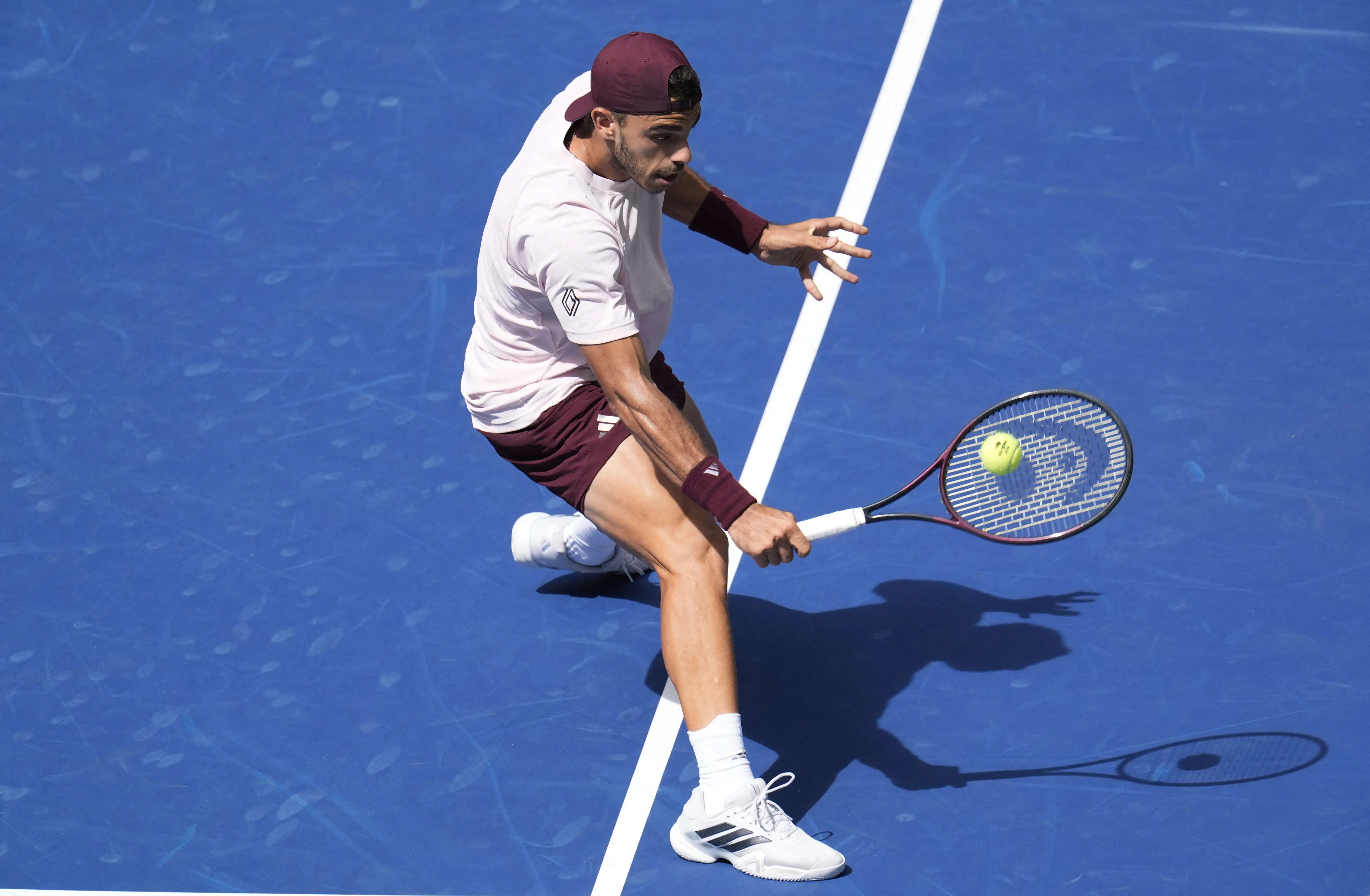 Francisco Cerundolo overcomes a two-set deficit to eliminate Taylor Fritz at the US Open.