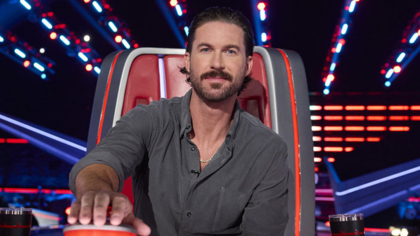 Riley Green Makes Competitive Coaching Debut on The Voice Season 30 Premiere