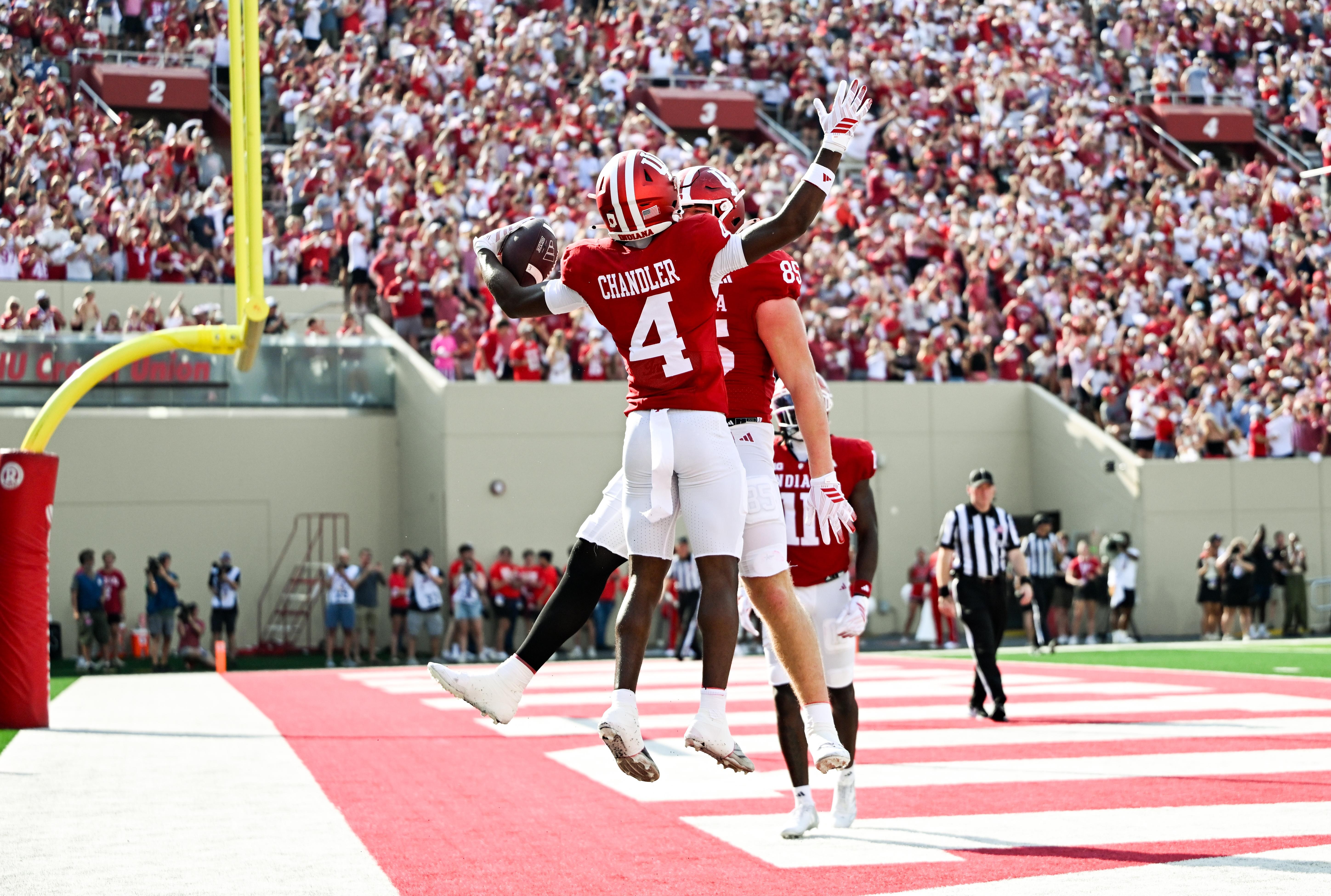 No. 4 Indiana defeats Western Kentucky 38-0