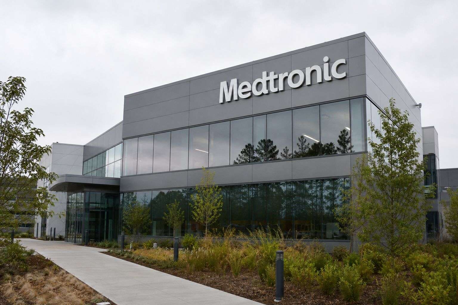 Medtronic Raises Fiscal 27 Guidance After Posting Strong First Quarter Revenue Growth