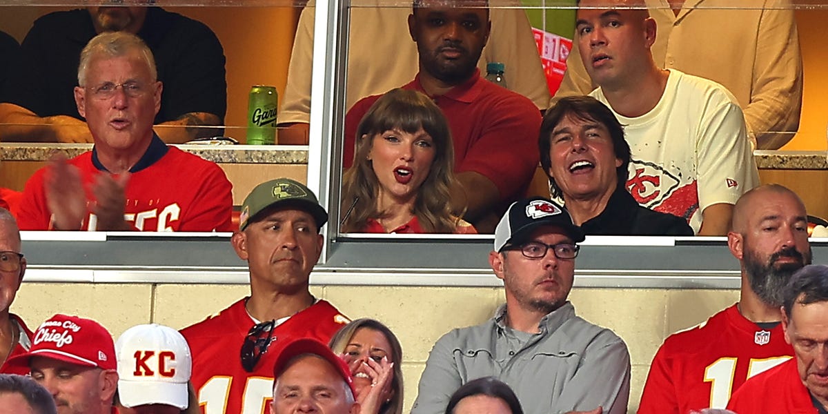 Tom Cruise says Taylor Swift schooled him on football during a Chiefs game.