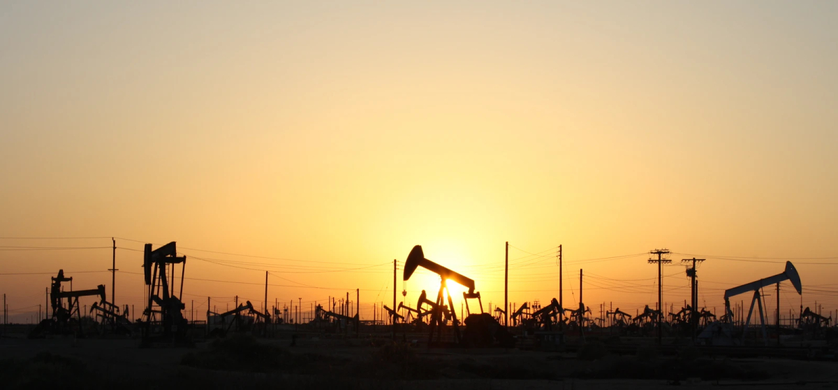 API Reports US Crude Stocks Up 7.14M Barrels