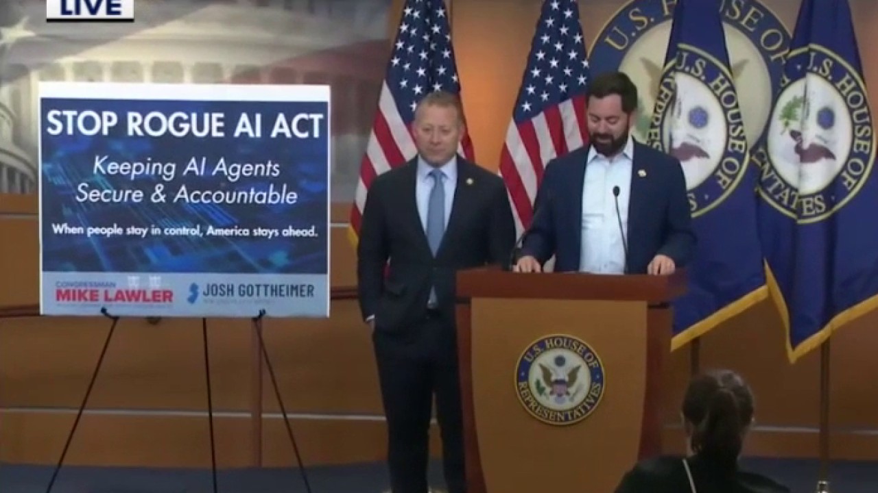 Schumer Seeks White House Briefing on AI Risks