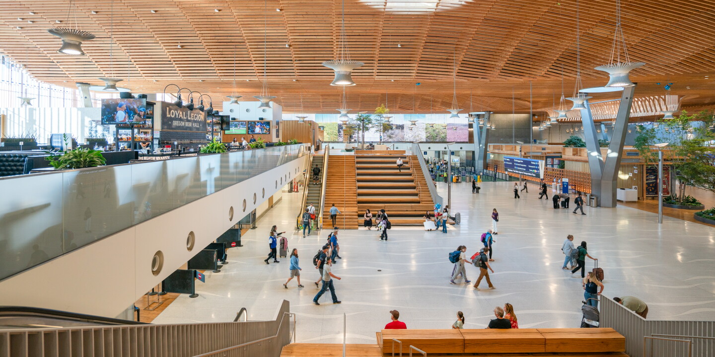 U.S. Airport Satisfaction Rises to New Highs Despite Record Travel